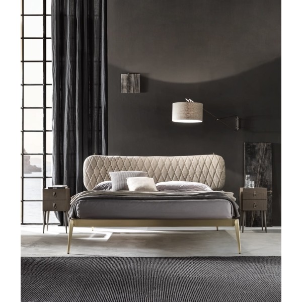 Тапицирано легло Urbino Quilted от Cantori,  Италия